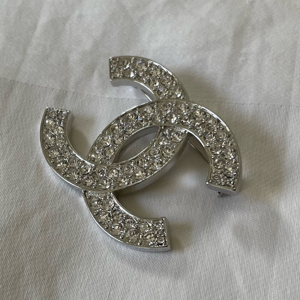 Chanel Brooch/Pin (NEW/UNWORN)